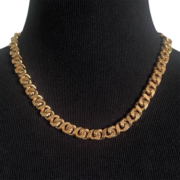 Givenchy Vintage 19” Gold Plated Thick Curb Link Choker Necklace GG Logo Clasp - Picture 4 of 10